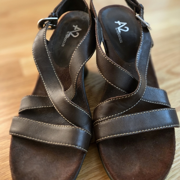Brown wedge sandals - Picture 3 of 6
